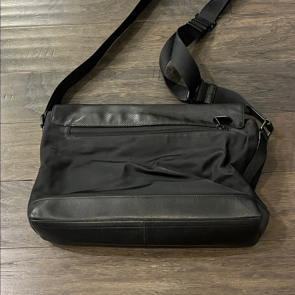 Coach New York Terrain Trek Commuter Laptop Bag Shoulder Strap black leather